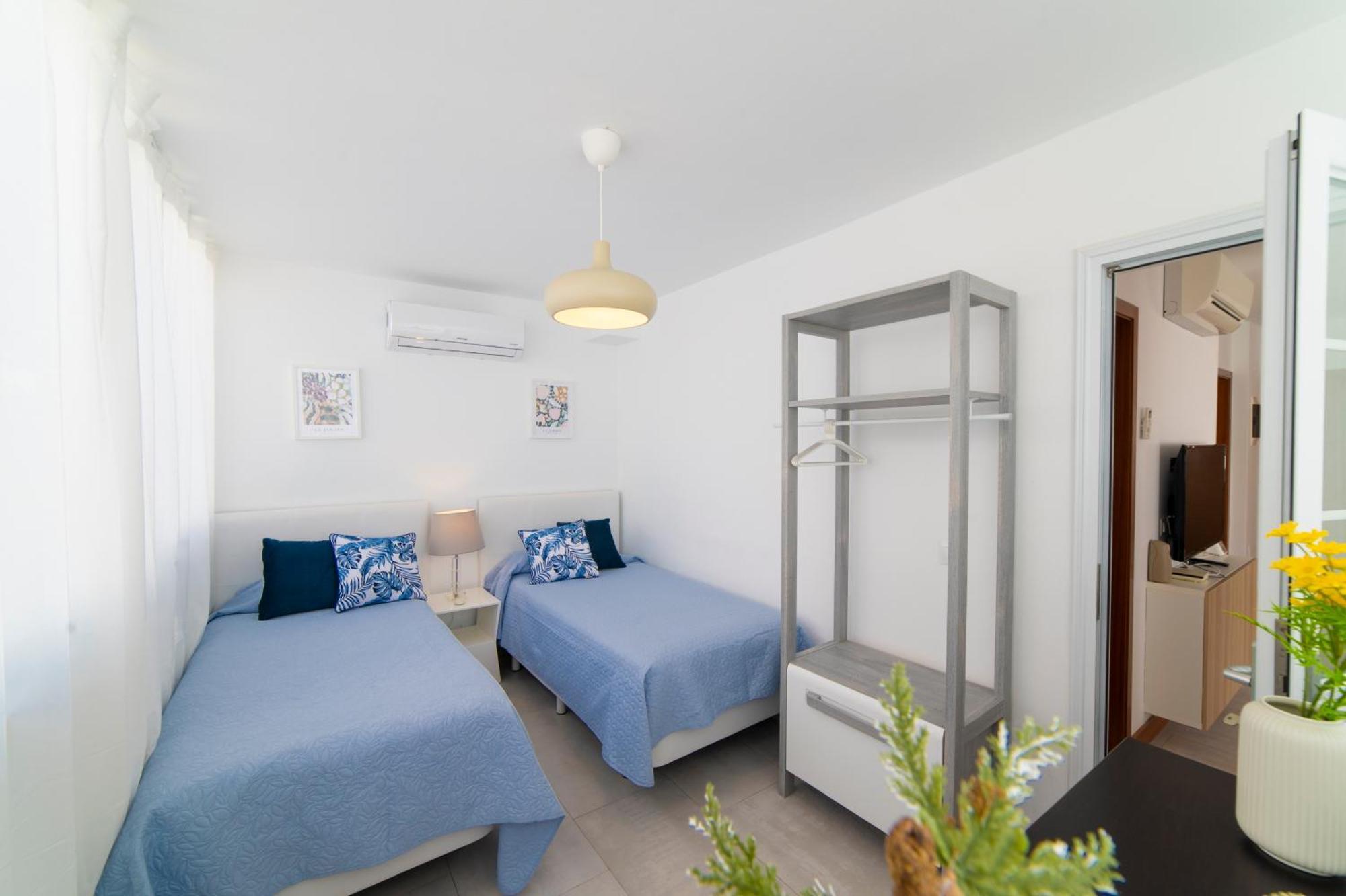 Villa Ocean Wave - Sea Views - Private Pool Плая Бланка Екстериор снимка