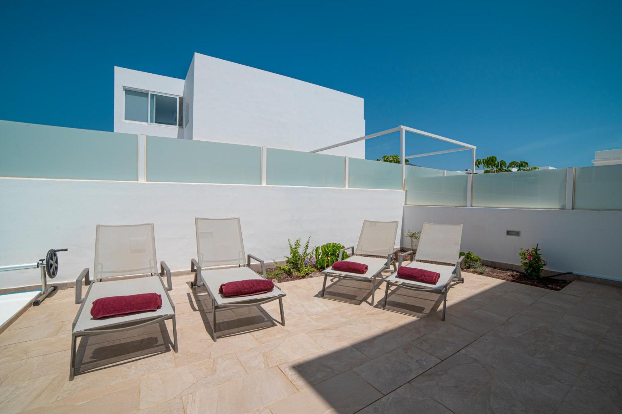 Villa Ocean Wave - Sea Views - Private Pool Плая Бланка Екстериор снимка